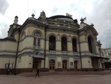 Оперный театр. © by columbista.com. Дата: 05.06.2017
