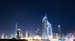 Башни Emirate Towers. © Bengin Ahmad, flickr.com.