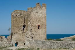 Генуэзская крепость Кафа. © Алексей Задонский @ Wikimedia Commons / CC BY-SA 4.0.