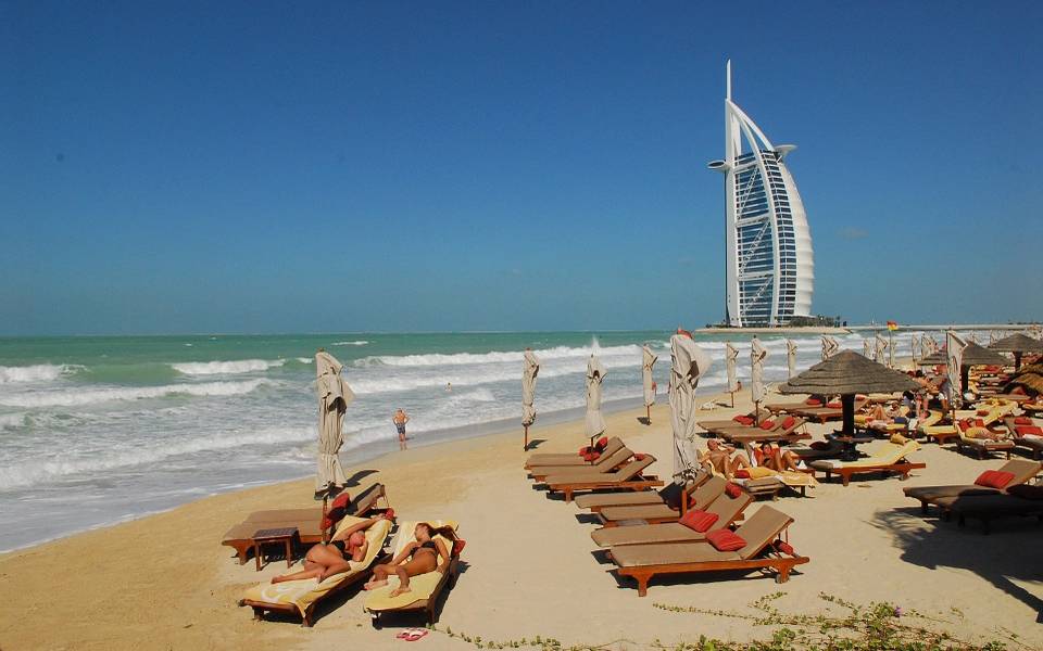 Гид по лучшим бесплатным и платным пляжам Дубая