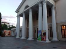 Ялтинский театр им. Чехова. © by columbista.com. Дата: 09.07.2017