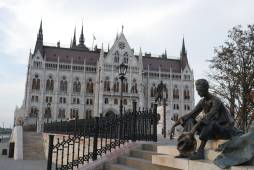 Здание Парламента в Будапеште. © by columbista.com. Дата: 02.07.2019