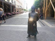 Памятник полицейскому в Будапеште. © by columbista.com. Дата: 02.07.2019