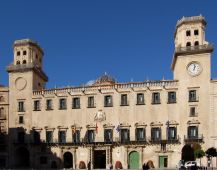 Здание Муниципалитета Аликанте. © Michael Kranewitter @ wikimedia.org / CC BY-SA 3.0.